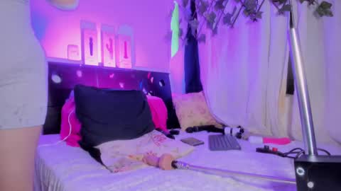 Snapshot of sussanmiller_ chatting on 02.24.25 sussanmiller_ online show from 02.24.25