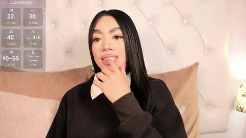 Snapshot of sussie_thompsom chatting on 02.16.26 Sussie Tompsom online show from 02.16.26