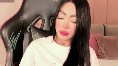 Snapshot of sussie_thompsom chatting on 02.23.26 Sussie Tompsom online show from 02.23.26