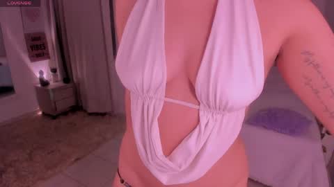 sussy_bell_ online show from 05.08.26