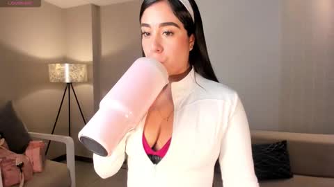 Sussy Bell online show from 02.25.26