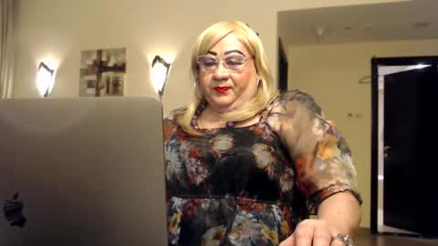 Snapshot of suzannebanci chatting on 01.10.25 My name is Sissy or more fully Suzanna Aprilia Maria Mariquita Catarina Chinita Banci. Soy una puta - que chimba ladybug online show from 01.10.25