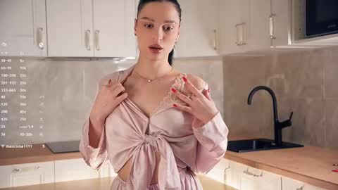 Snapshot of suziegoglia chatting on 01.08.26 Kristanna online show from 01.08.26