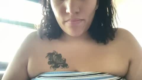 Snapshot of suzyishellawet chatting on 10.23.25 Suzy online show from 10.23.25