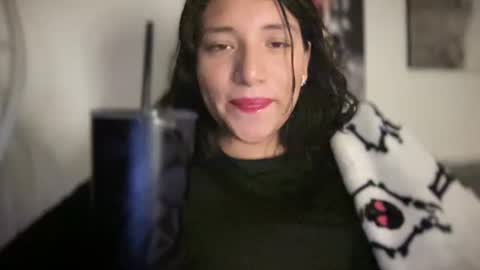 Snapshot of suzyishellawet chatting on 10.27.25 Suzy online show from 10.27.25