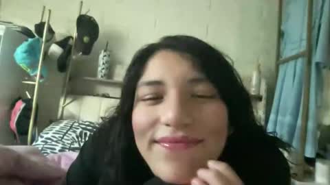 Snapshot of suzyishellawet chatting on 11.15.25 Suzy online show from 11.15.25