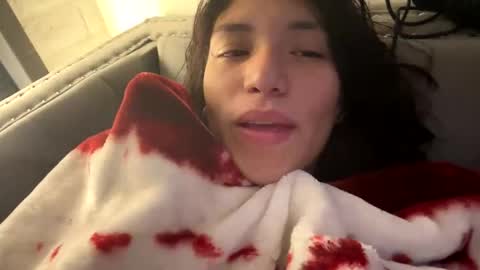 Snapshot of suzyishellawet chatting on 11.18.25 Suzy online show from 11.18.25