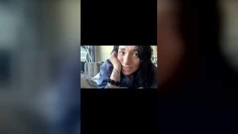 Snapshot of suzyishellawet chatting on 11.25.25 Suzy online show from 11.25.25