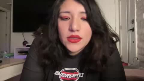 Snapshot of suzyishellawet chatting on 01.19.26 Suzy online show from 01.19.26