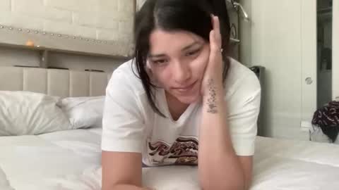 Snapshot of suzyishellawet chatting on 02.11.26 Suzy online show from 02.11.26