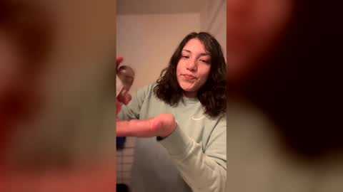 Snapshot of suzyishellawet chatting on 02.26.26 Suzy online show from 02.26.26