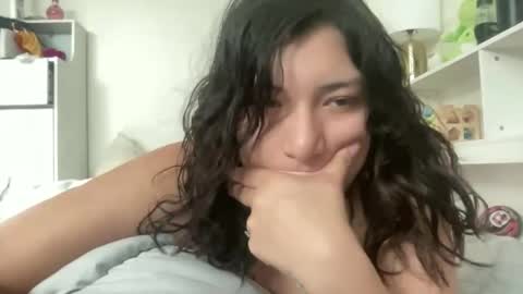 Snapshot of suzyishellawet chatting on 03.17.26 Suzy online show from 03.17.26