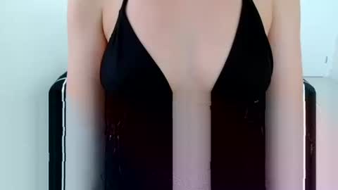 Snapshot of suzysummerrrrrrrrr chatting on 02.24.25 The real sugar baby Suzy Summer online show from 02.24.25