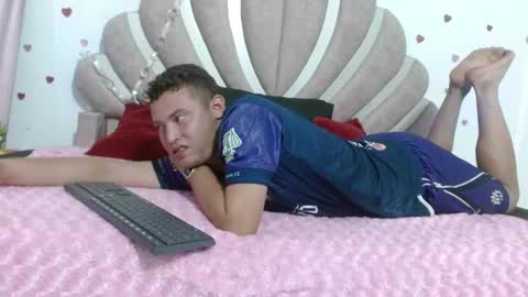 Snapshot of sven_fox723 chatting on 05.18.26 Sven online show from 05.18.26