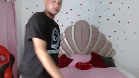Snapshot of sven_fox723 chatting on 05.24.26 Sven online show from 05.24.26