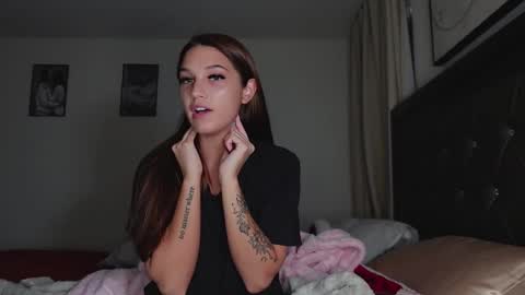 Snapshot of svtf2323 chatting on 12.07.24 SV online show from 12.07.24