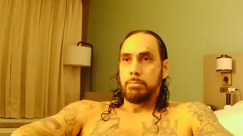 Snapshot of swansonlongfellow chatting on 12.18.25 swansonlongfellow online show from 12.18.25