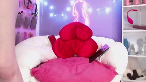 sweeeets85 online show from 11.21.25