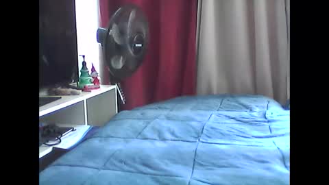 Snapshot of sweet0hairy chatting on 12.23.24 sweet0hairy online show from 12.23.24