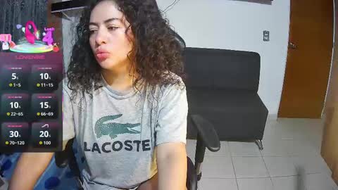 Snapshot of sweet10salome chatting on 11.23.25 sweet10salome online show from 11.23.25