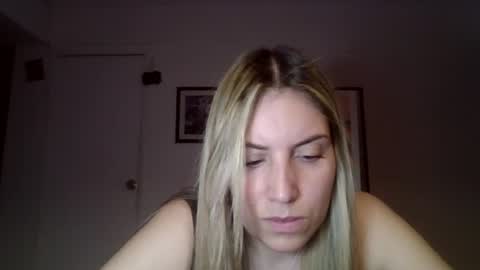 Snapshot of sweet__alana chatting on 10.21.25 Sweet alana online show from 10.21.25