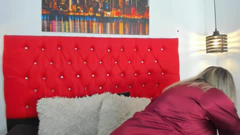 Snapshot of sweet__mature chatting on 02.19.26 Carolina online show from 02.19.26