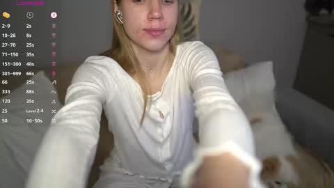 Snapshot of sweet__michelle chatting on 12.13.25 Michelle online show from 12.13.25