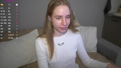 Snapshot of sweet__michelle chatting on 12.16.25 Michelle online show from 12.16.25