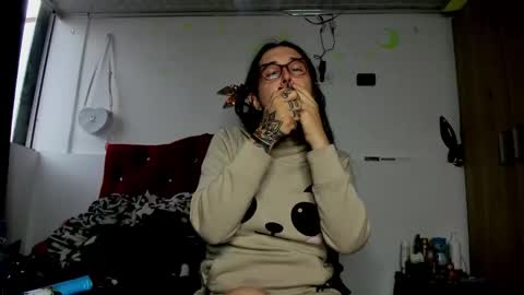 Snapshot of sweet__suck69bitch chatting on 01.05.25 sweet__suck69bitch online show from 01.05.25