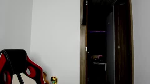 Snapshot of sweet__suck69bitch chatting on 03.01.25 sweet__suck69bitch online show from 03.01.25