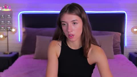 Snapshot of sweet__vikki chatting on 10.18.25 sweet__vikki online show from 10.18.25