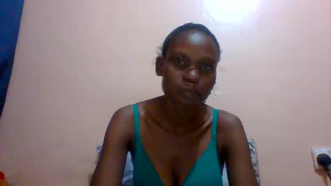 Snapshot of sweet_adora chatting on 02.05.25 sweet_adora online show from 02.05.25