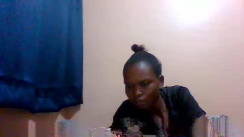 Snapshot of sweet_adora chatting on 02.06.25 sweet_adora online show from 02.06.25