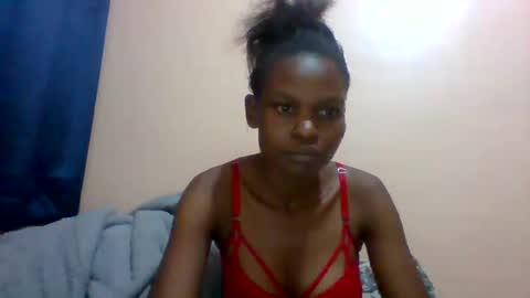 Snapshot of sweet_adora chatting on 02.06.25 sweet_adora online show from 02.06.25