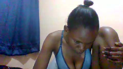 Snapshot of sweet_adora chatting on 02.07.25 sweet_adora online show from 02.07.25