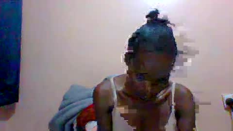 Snapshot of sweet_adora chatting on 02.10.25 sweet_adora online show from 02.10.25