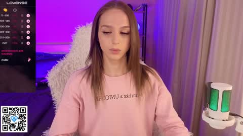 Snapshot of sweet_ali3s chatting on 12.19.24 Call me Alis   online show from 12.19.24