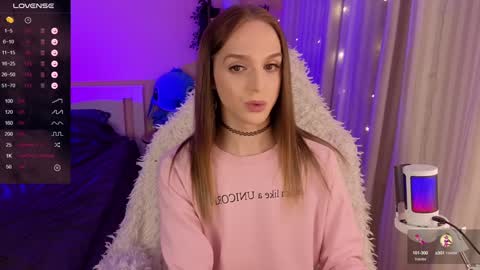 Snapshot of sweet_ali3s chatting on 01.10.25 Call me Alis   online show from 01.10.25