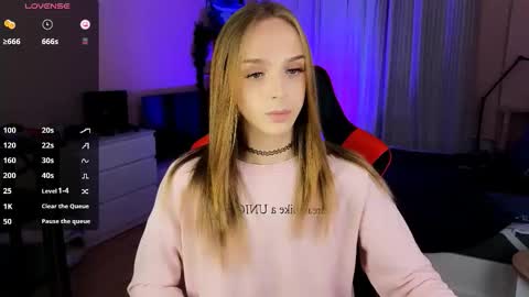 Snapshot of sweet_ali3s chatting on 09.09.25 Call me Alis   online show from 09.09.25