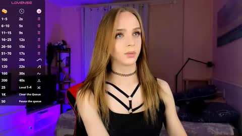 Snapshot of sweet_ali3s chatting on 09.18.25 Call me Alis   online show from 09.18.25