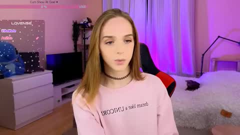 Snapshot of sweet_ali3s chatting on 09.22.25 Call me Alis   online show from 09.22.25