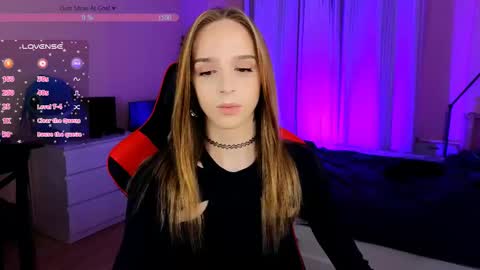 Snapshot of sweet_ali3s chatting on 09.24.25 Call me Alis   online show from 09.24.25