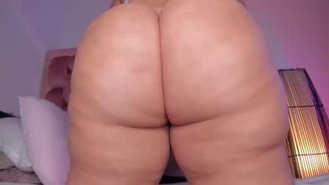 Snapshot of sweet_booty1 chatting on 07.28.26 Chelsy online show from 07.28.26