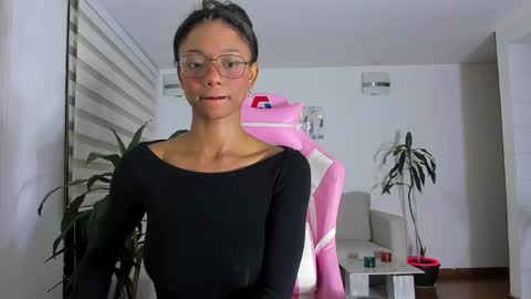 Snapshot of sweet_brunette88 chatting on 03.09.25 sweet_brunette88 online show from 03.09.25