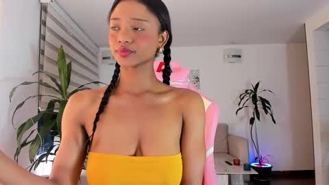 Snapshot of sweet_brunette88 chatting on 10.16.25 sweet_brunette88 online show from 10.16.25