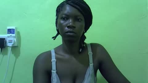 Snapshot of sweet_cherie1 chatting on 05.18.26 sweet_cherie1 online show from 05.18.26