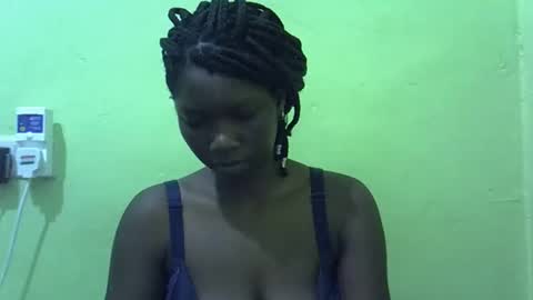 Snapshot of sweet_cherie1 chatting on 05.28.26 sweet_cherie1 online show from 05.28.26