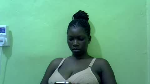 Snapshot of sweet_cherie1 chatting on 06.12.26 sweet_cherie1 online show from 06.12.26