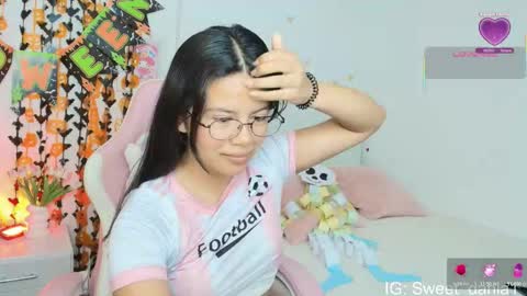 sweet_dania_ online show from 10.23.25