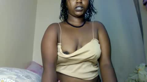 Snapshot of sweet_ebony001 chatting on 05.08.26 sweet_ebony001 online show from 05.08.26